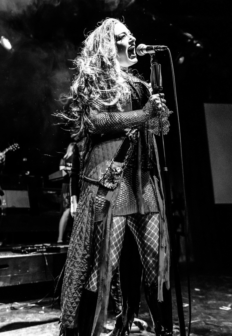 Review PILLOW TALK Finds Soft Spot Among the Shadowbox Live Crowd